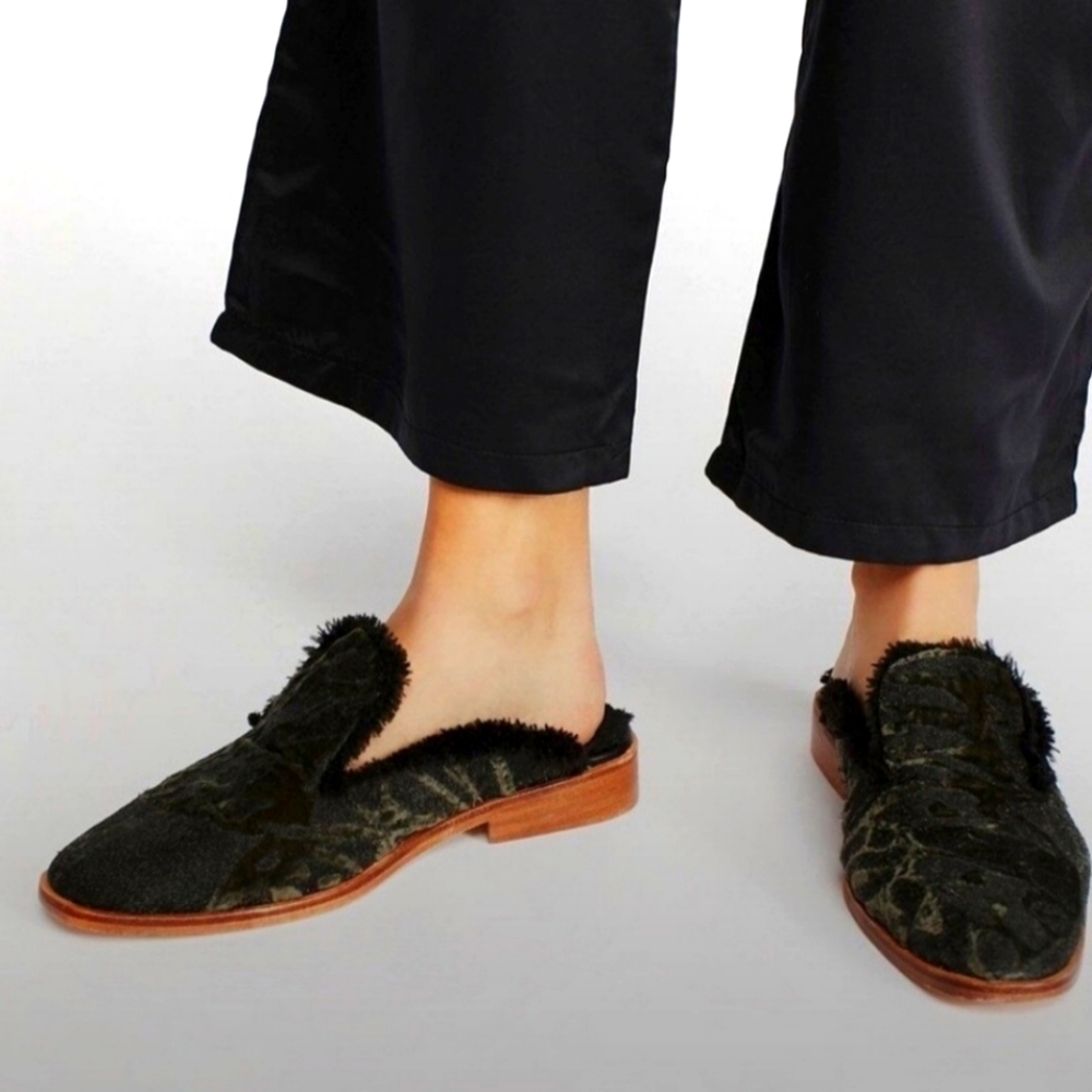 FREE PEOPLE BUTTERFLY 🦋 EFFECT MULES 😍
